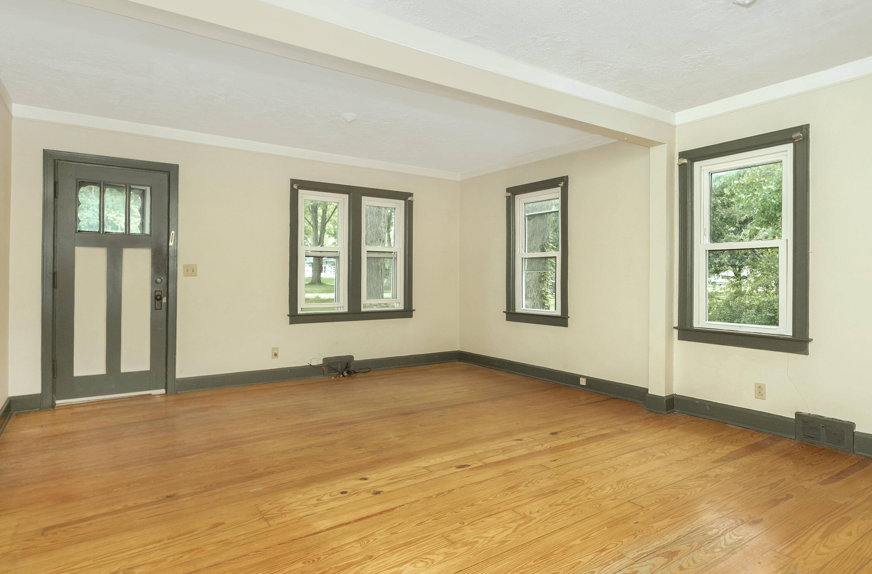 Van Buren Twp, MI 48111,7125 Edwards Road