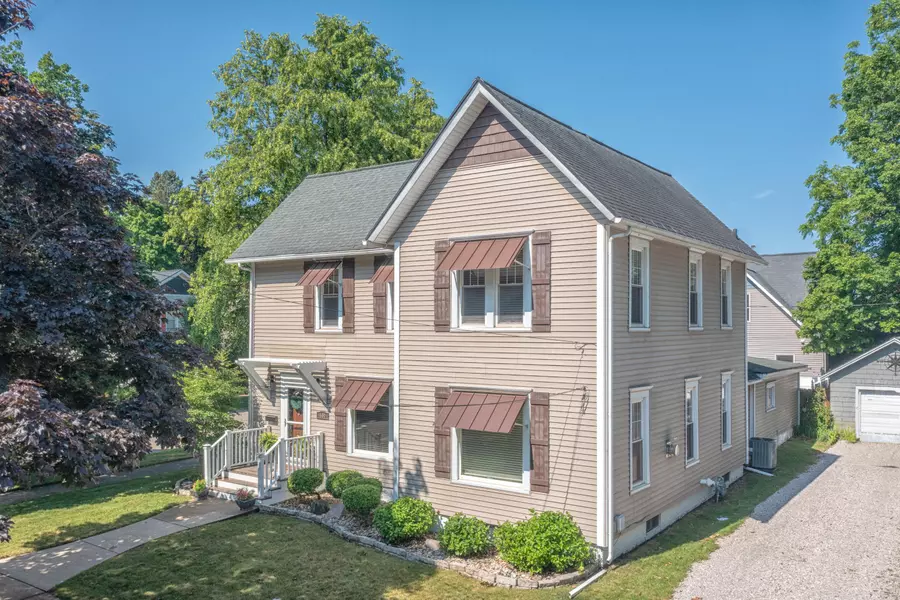 464 Kalamazoo Street, South Haven, MI 49090