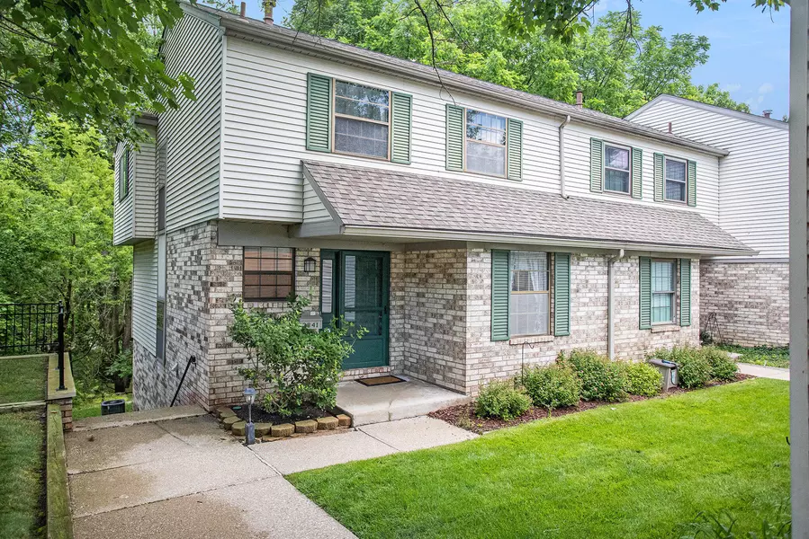 3841 Greenleaf Circle, Kalamazoo, MI 49008