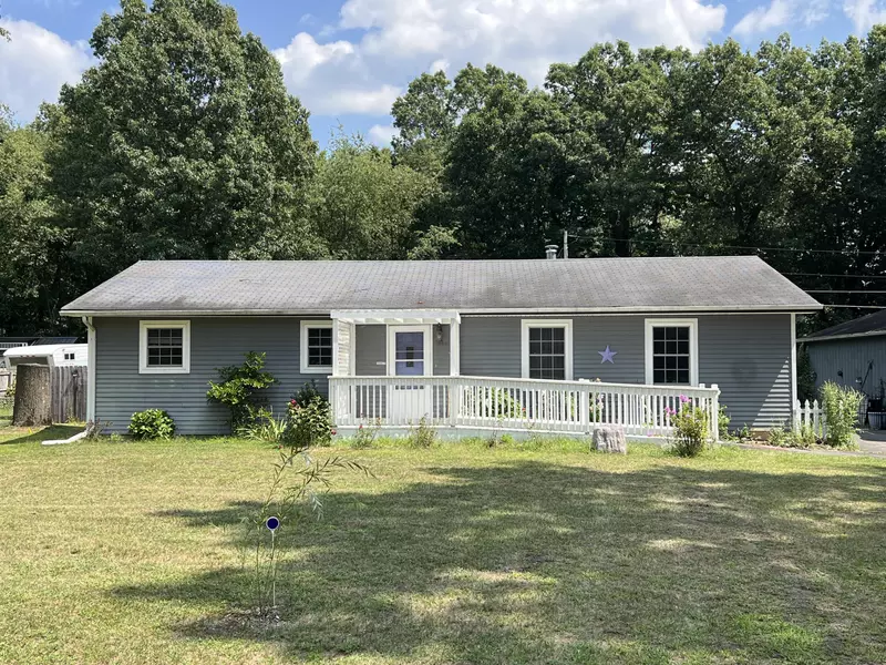 70661 Dennis Drive, Niles, MI 49120