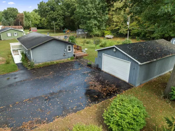 Niles, MI 49120,70661 Dennis Drive