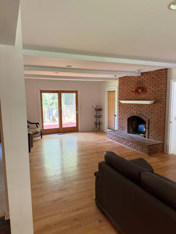 Ann Arbor, MI 48105,3925 Waldenwood Drive