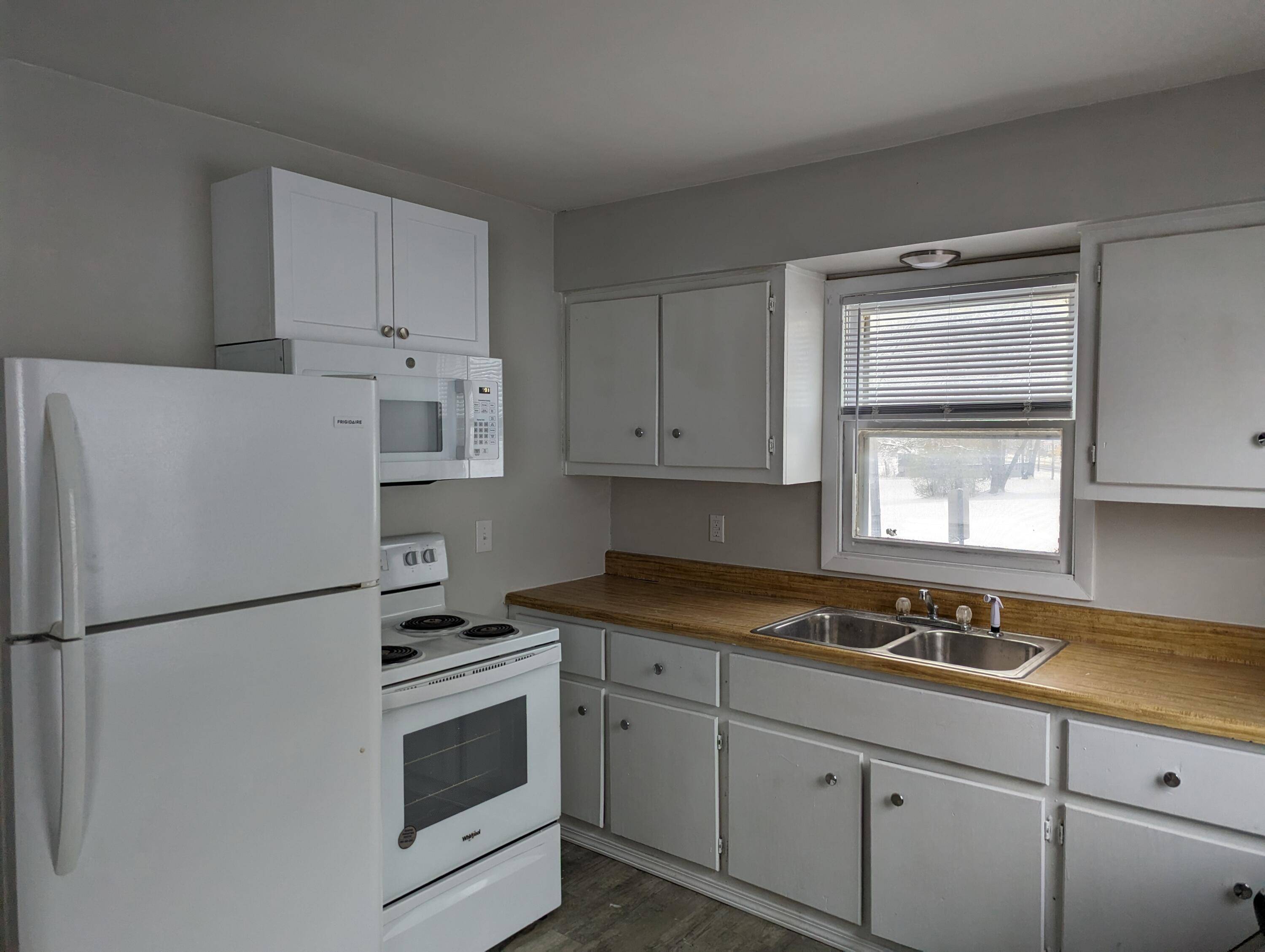 Kalamazoo, MI 49007,1304 Douglas Ave #2