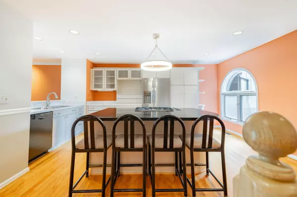 Grosse Ile, MI 48138,9919 Hawthorne Glen Drive