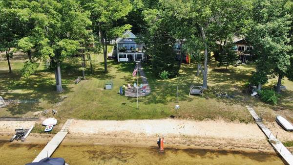 15871 Pretty Lake Drive, Mecosta, MI 49332