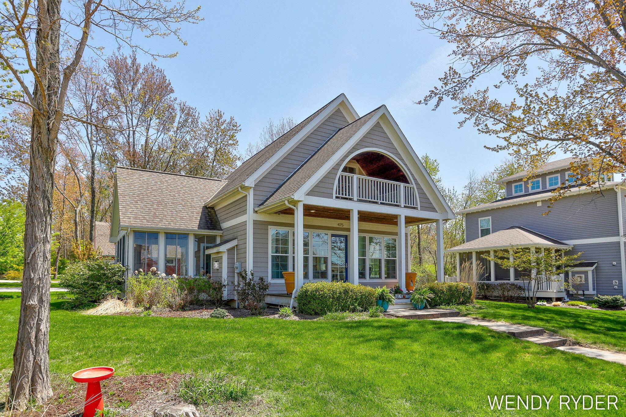 475 Lakeshore Drive, South Haven, MI 49090