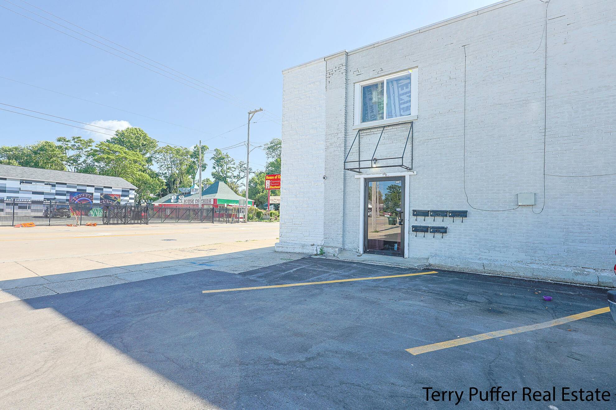 851 W Laketon Avenue #A, Muskegon, MI 49441
