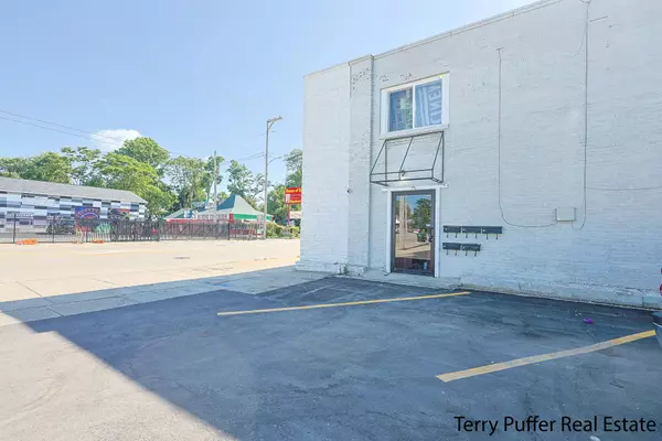 851 W Laketon Avenue #A, Muskegon, MI 49441