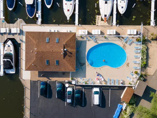 New Buffalo, MI 49117,90 Harbor Landing