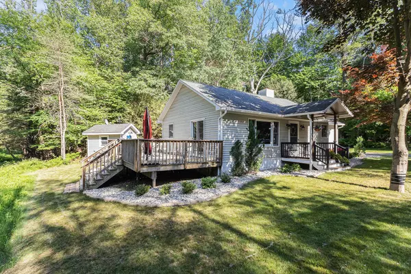 Pentwater, MI 49449,90 S Clymer Street