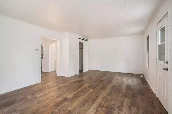 Allegan, MI 49010,221 James Street