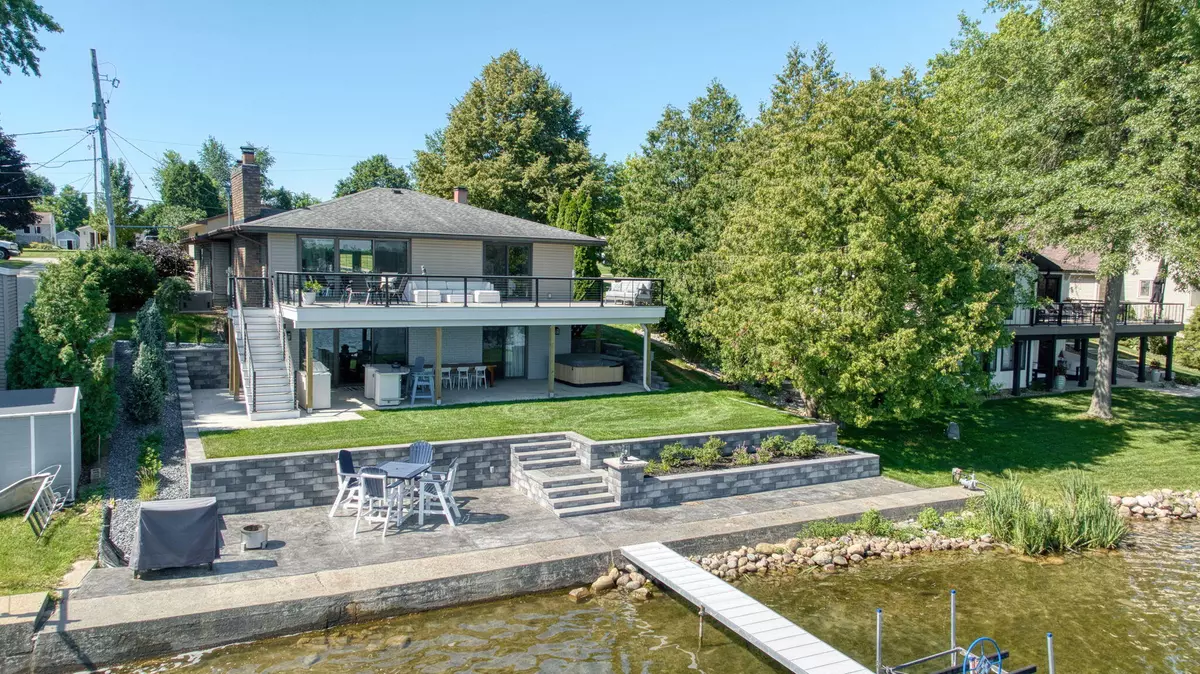 Clarklake, MI 49234,1756 Eagle Point Road