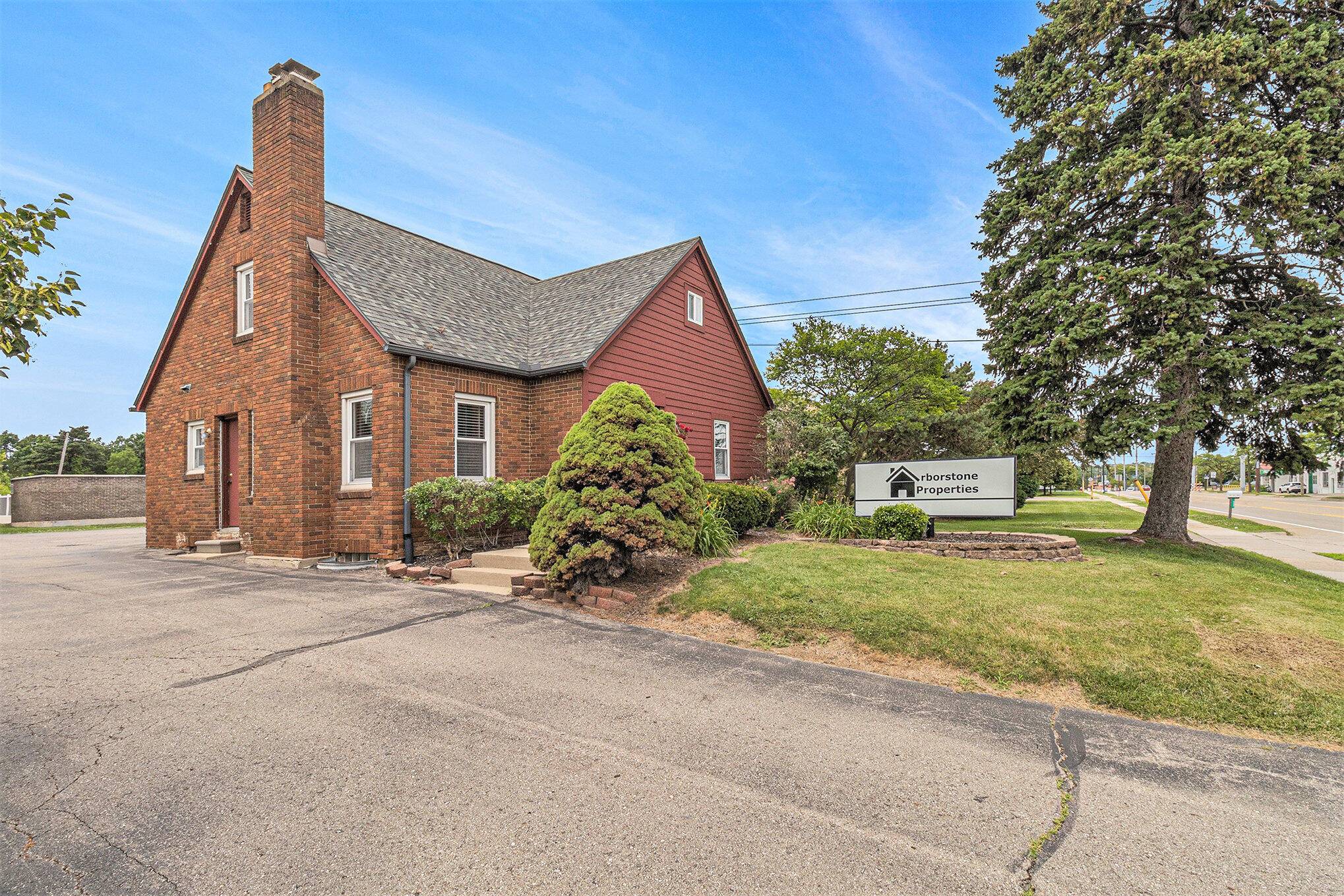 570 S Maple Road, Ann Arbor, MI 48103