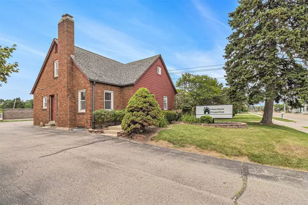 570 S Maple Road, Ann Arbor, MI 48103