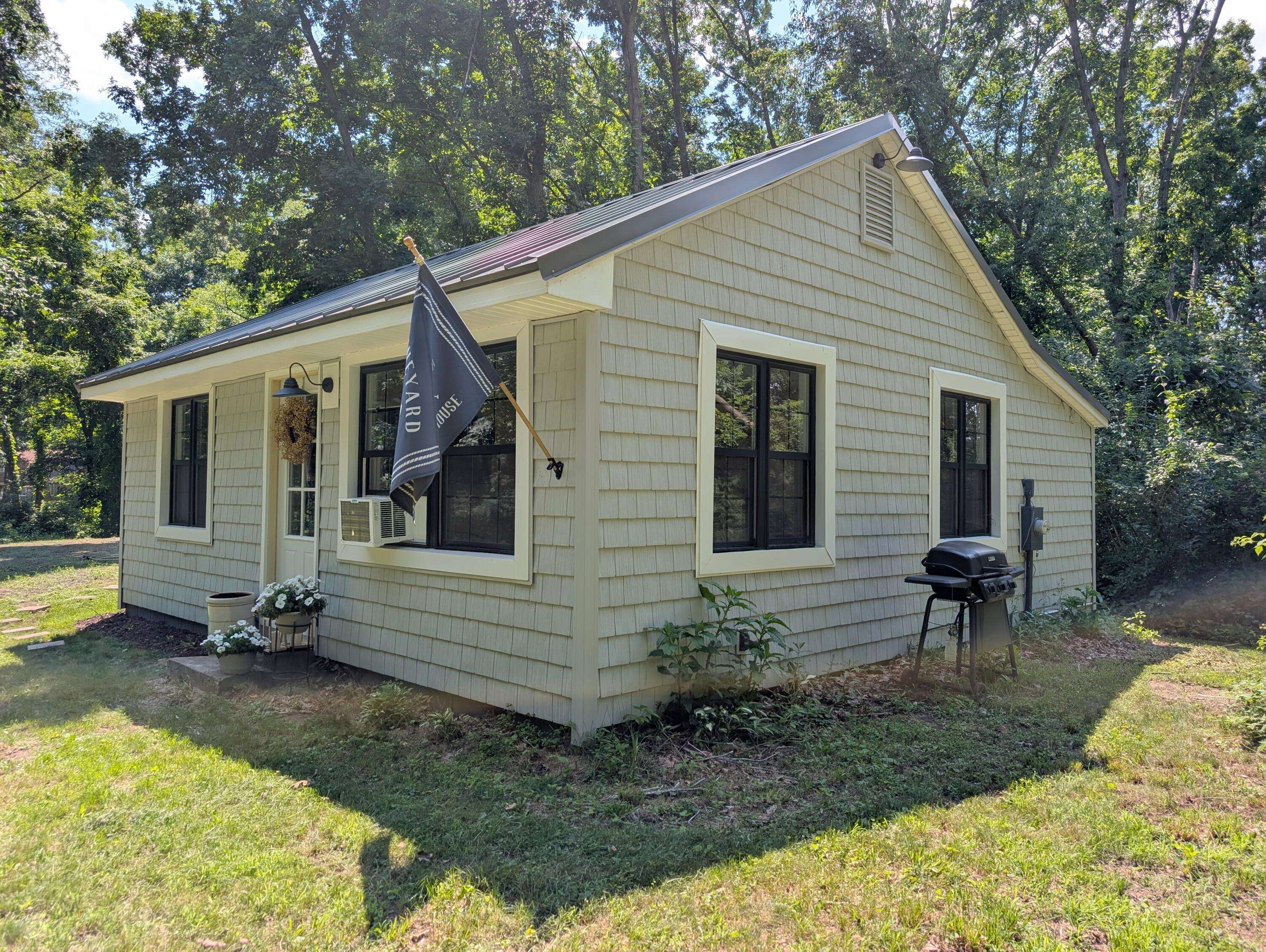 1822 Heights Drive, Brooklyn, MI 49230