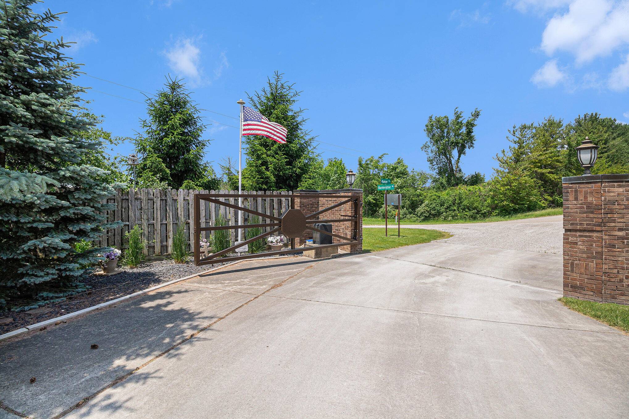 Saline, MI 48176,9991 Kaiser Road