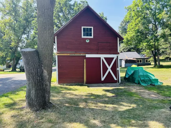 Greenville, MI 48838,609 E Van Deinse Street
