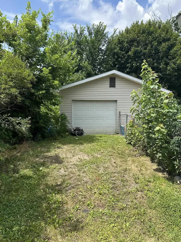 Jackson, MI 49202,216 N Dwight st Street
