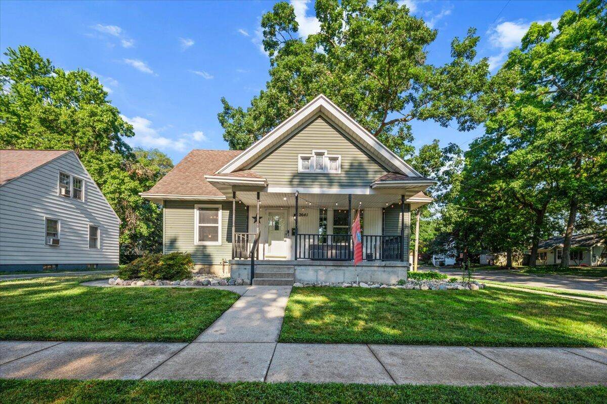 2641 Forest Grove SW Avenue, Wyoming, MI 49519