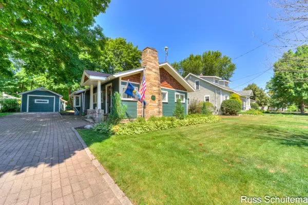 Spring Lake, MI 49456,305 N Division Street