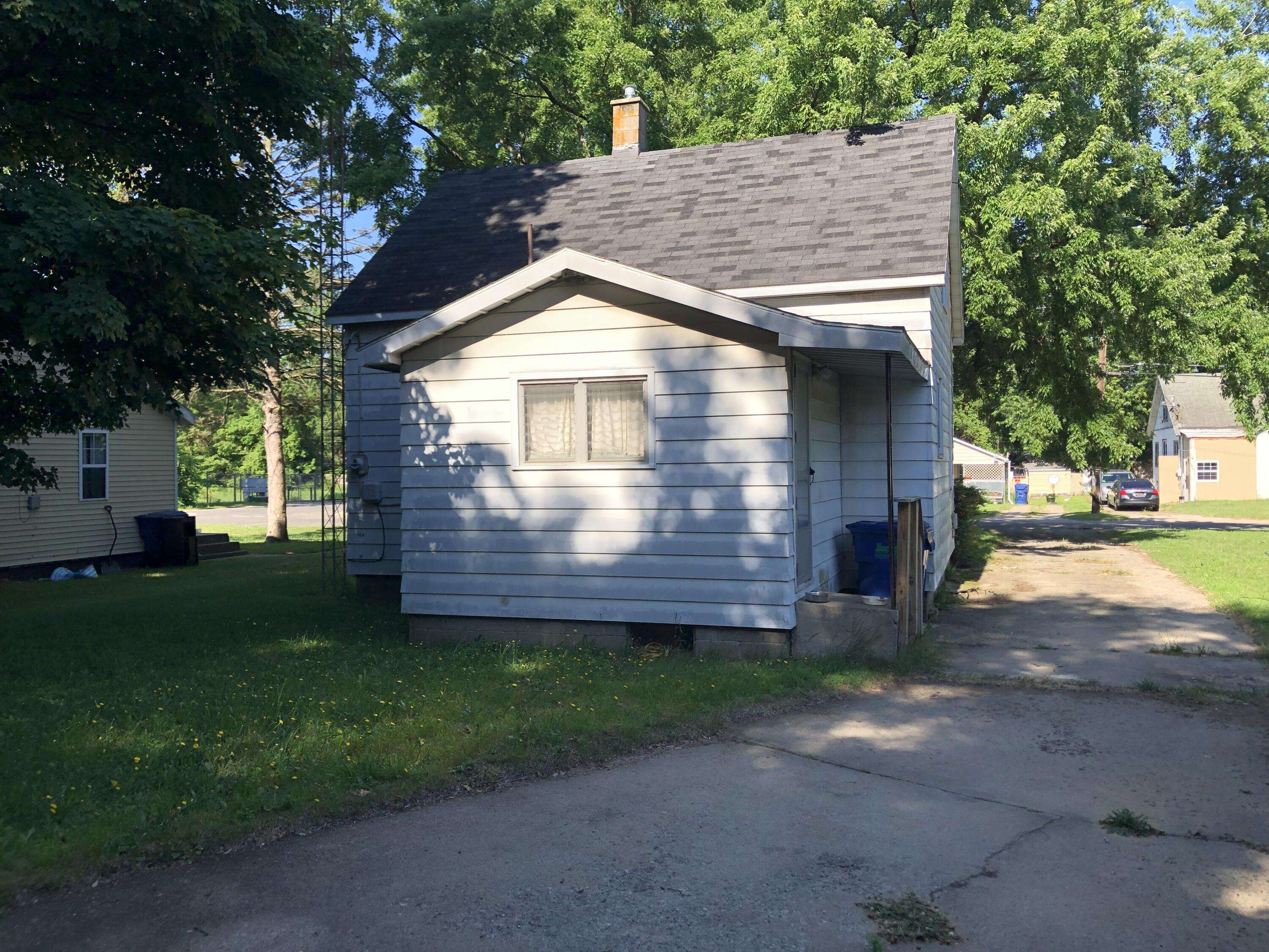 Benton Harbor, MI 49022,1483 Rose Avenue