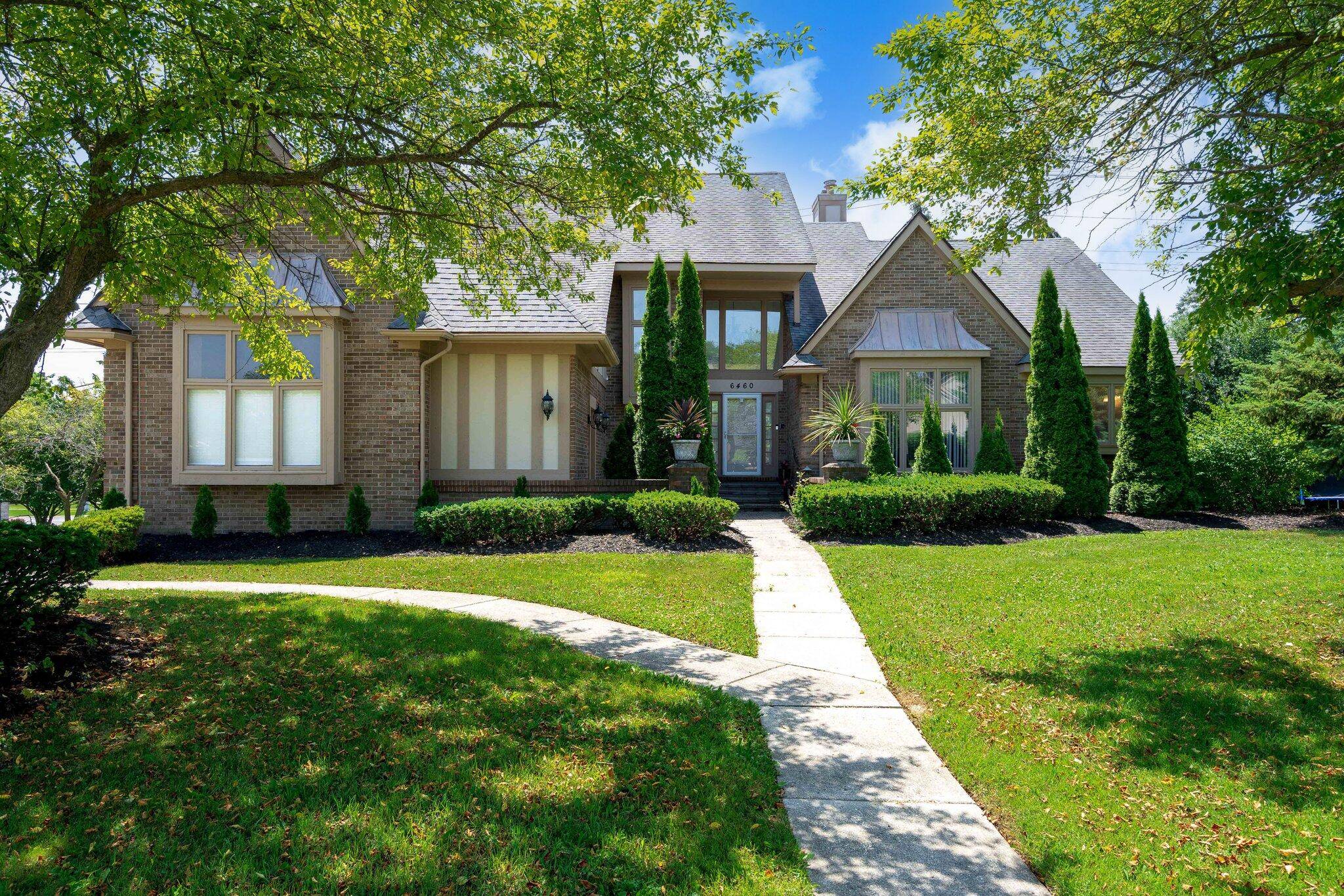 6460 Charles Drive, West Bloomfield, MI 48322