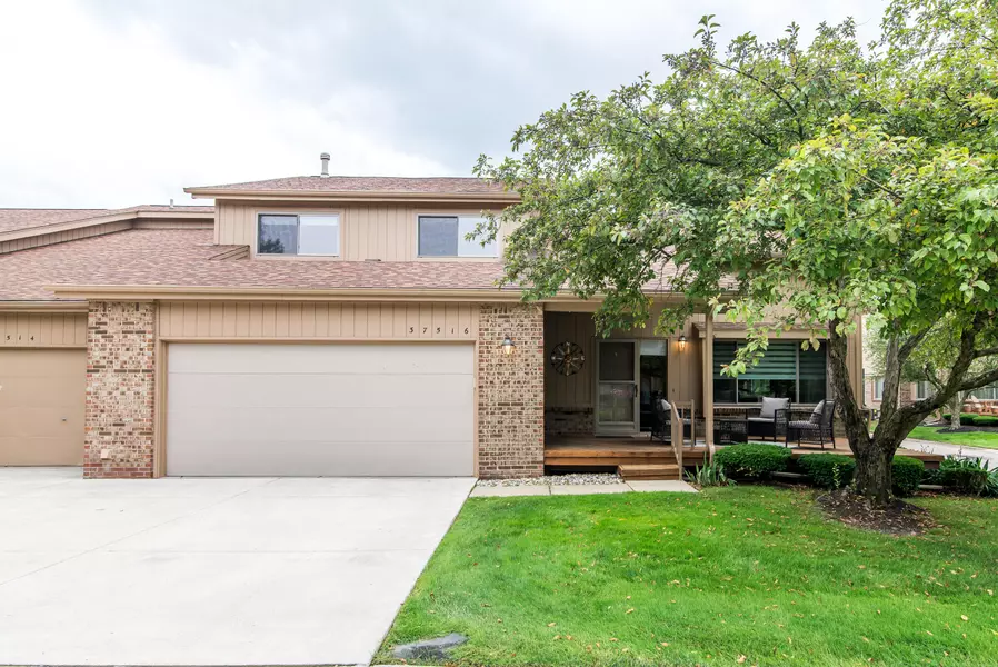 37516 N Laurel Park Drive, Livonia, MI 48152