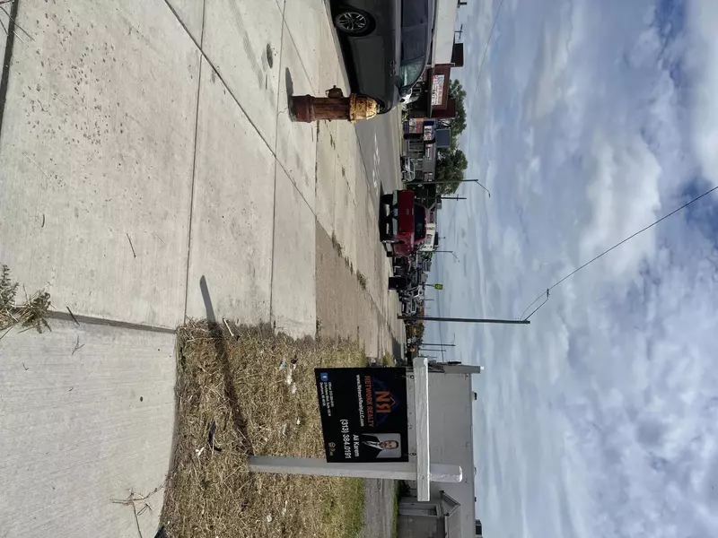 15739 W Warren Avenue, Detroit, MI 48228