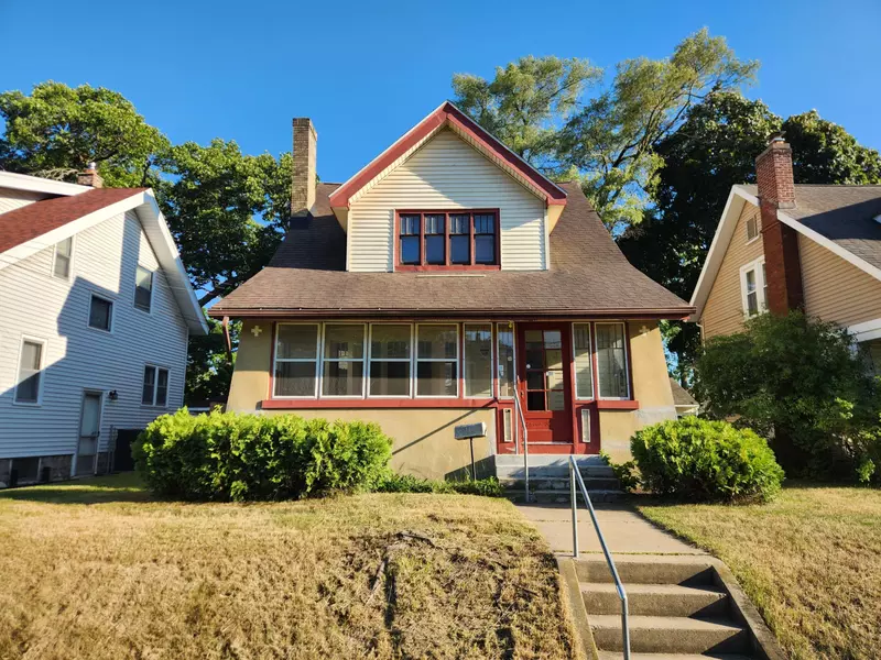 1110 Watkins SE Street, Grand Rapids, MI 49507