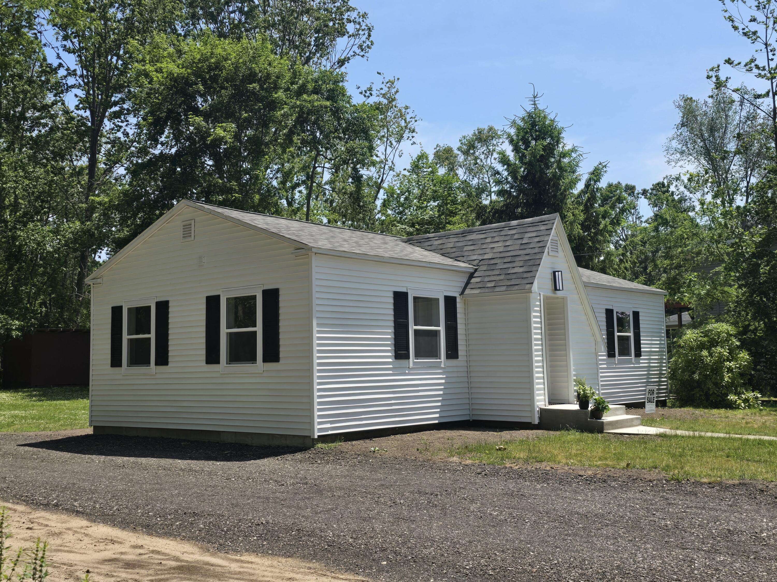 Whitehall, MI 49461,1417 Carleton Street