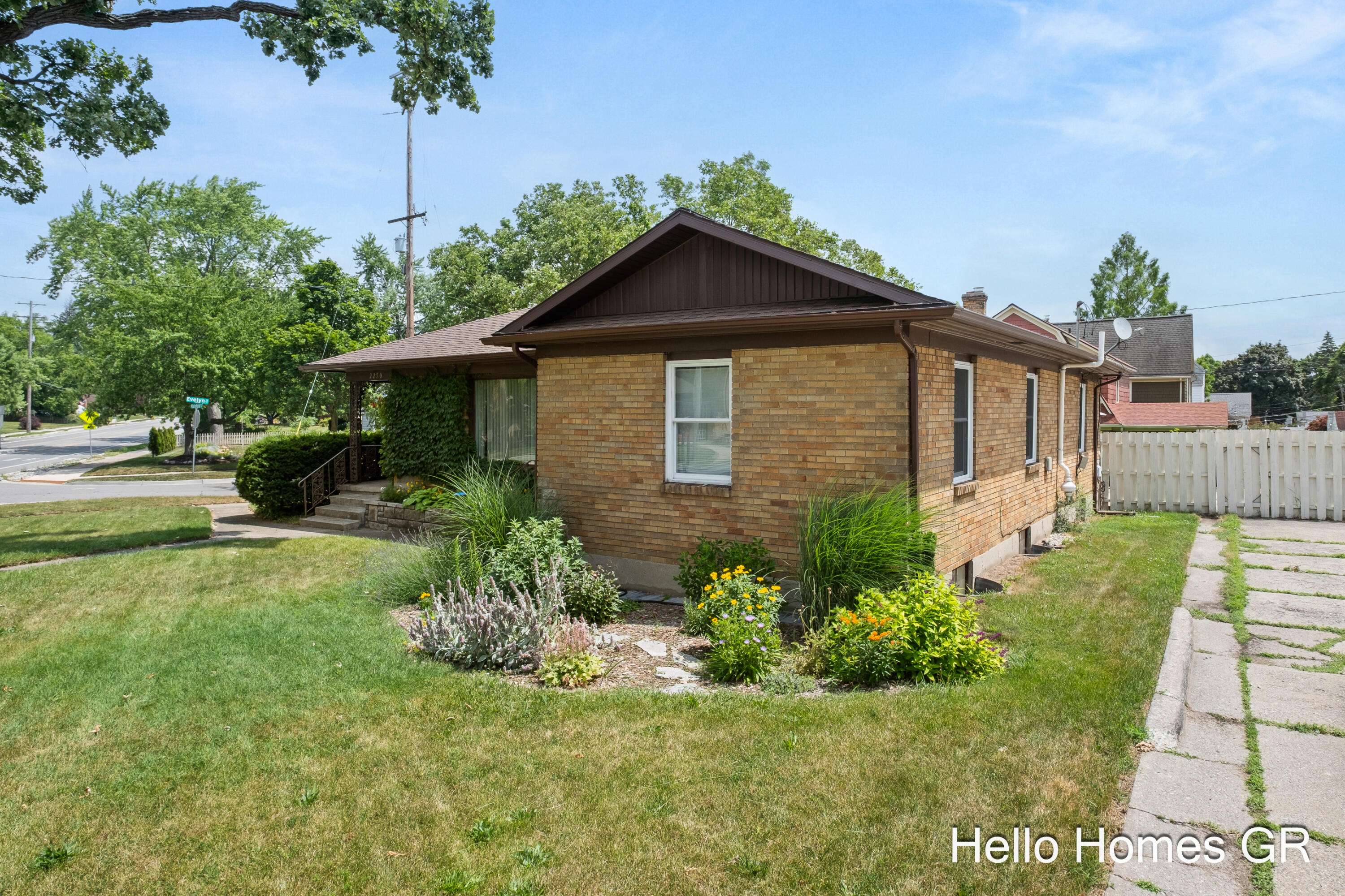 Grand Rapids, MI 49505,2250 Plainfield NE Avenue