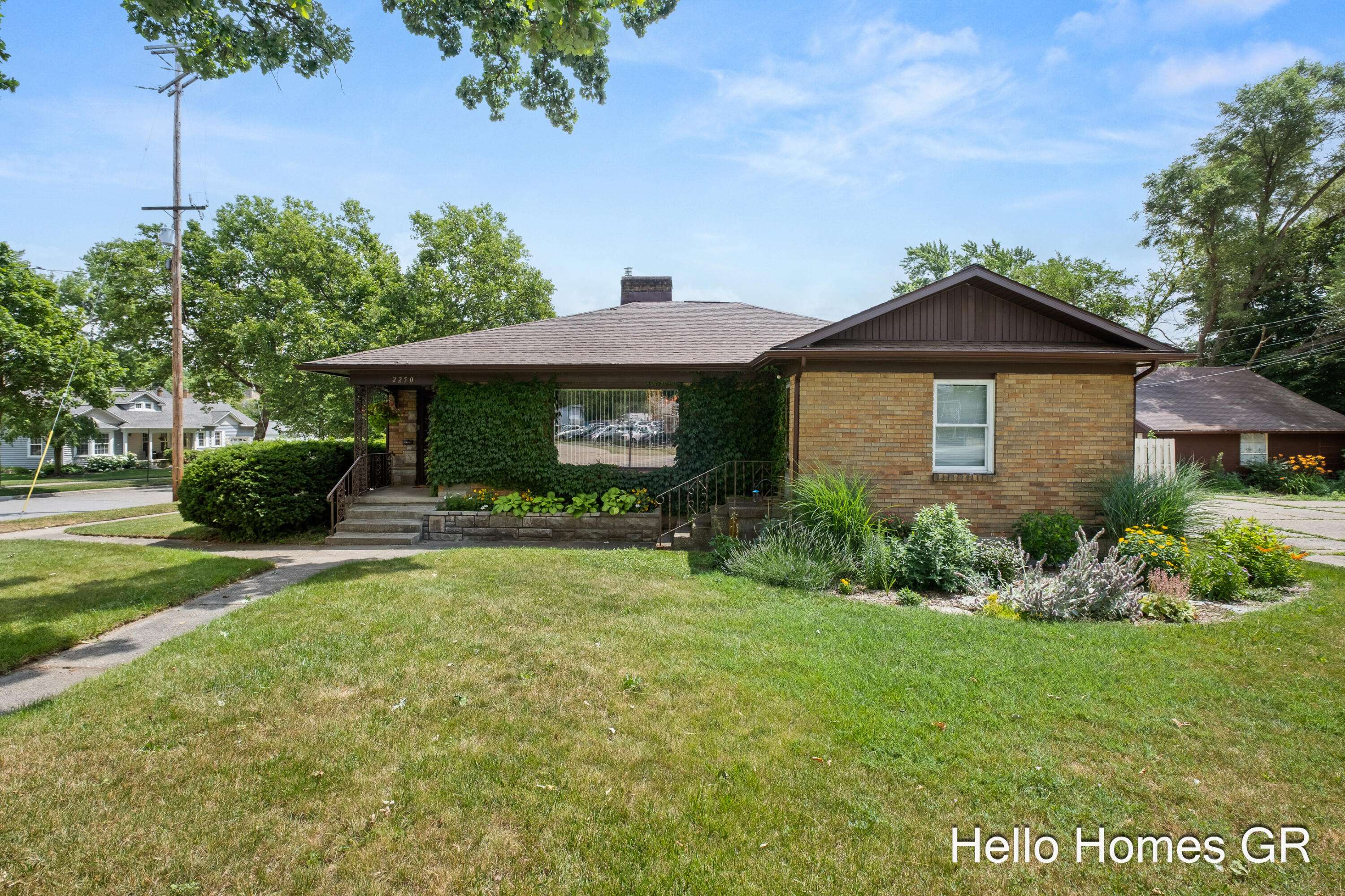 Grand Rapids, MI 49505,2250 Plainfield NE Avenue