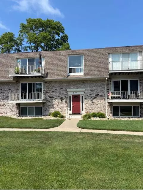 3616 Lakeshore Drive #E12, St. Joseph, MI 49085