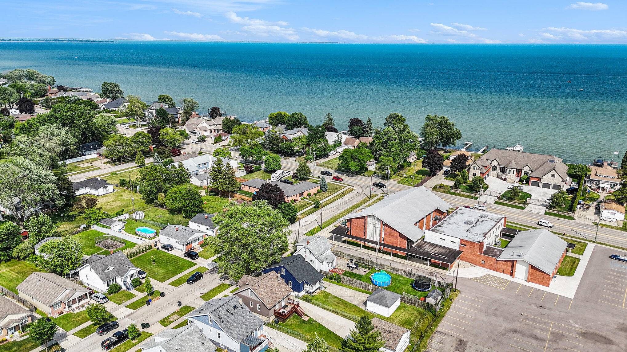 Saint Clair Shores, MI 48082,23926 Elmira Street Street