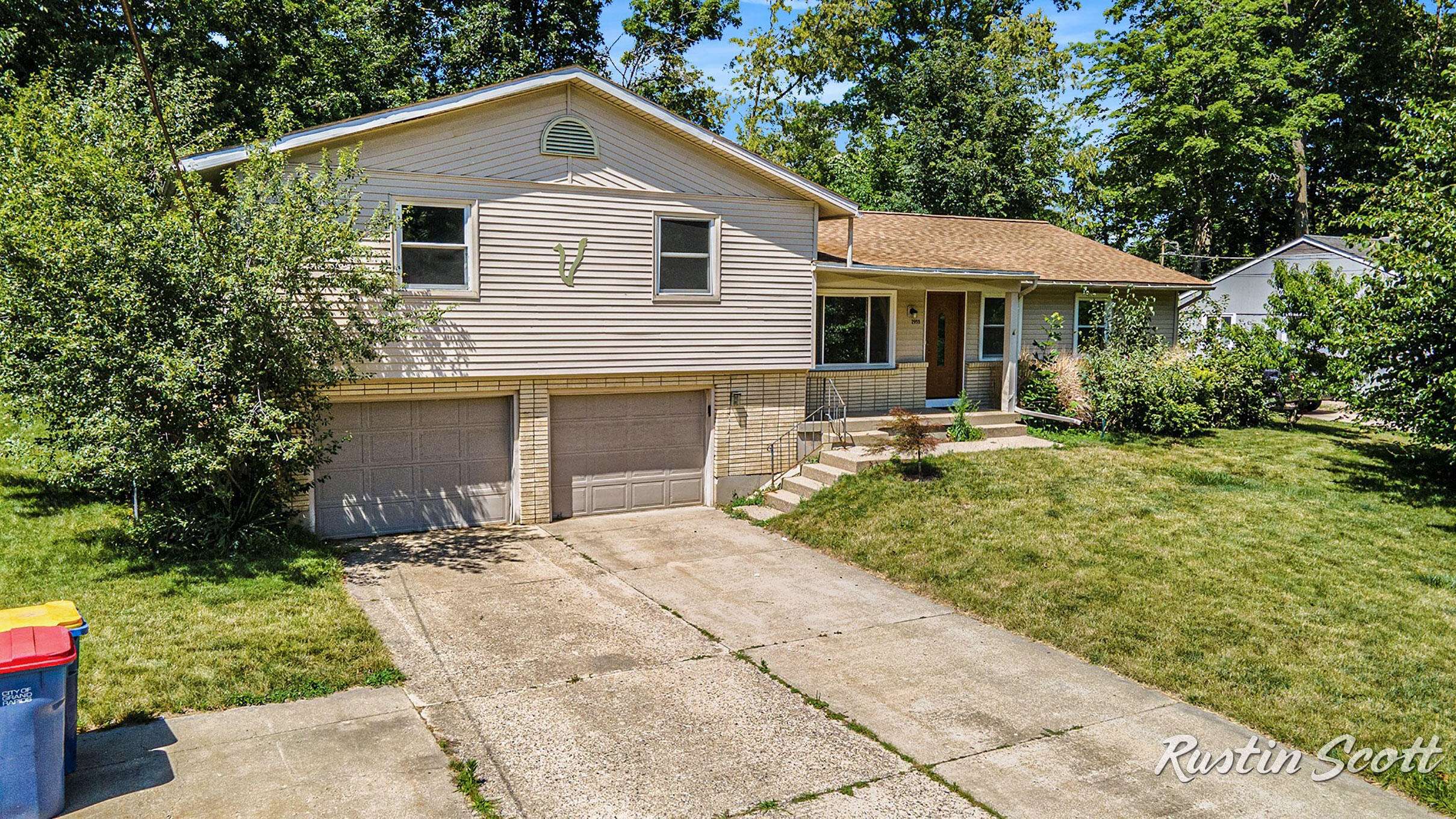 Grand Rapids, MI 49546,2953-2955 Okemos SE Drive