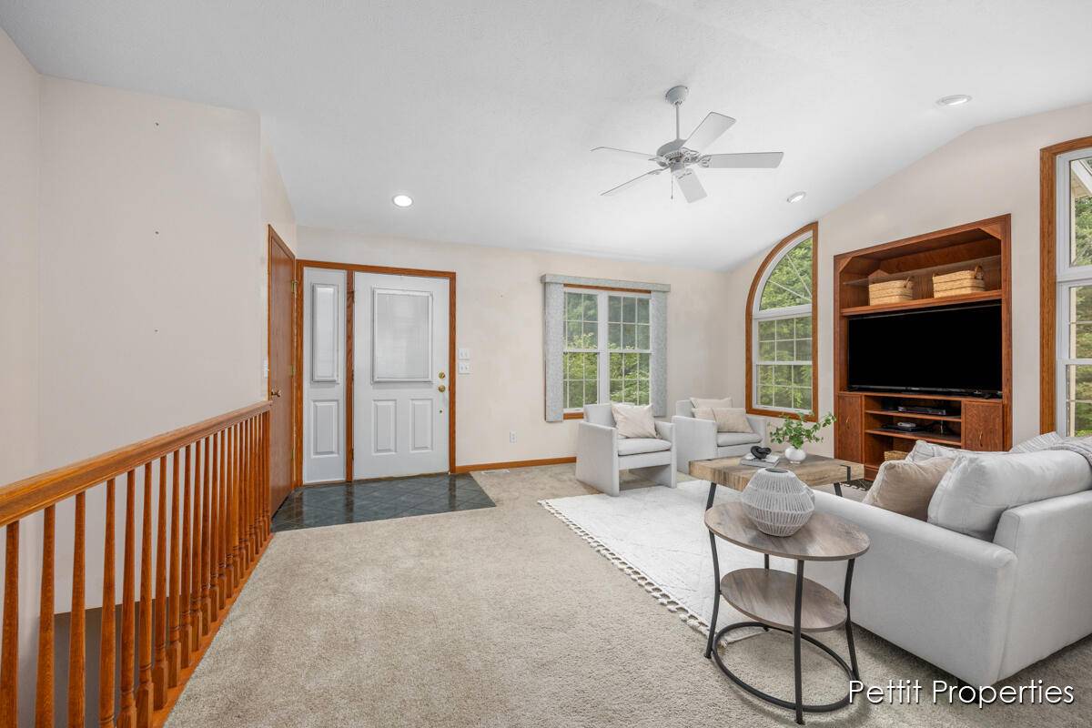 Cedar Springs, MI 49319,3369 Indian Lakes NE Road