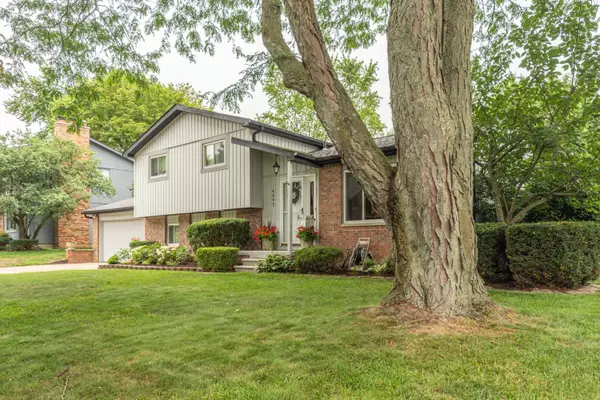 4893 Club Place, Ypsilanti, MI 48197