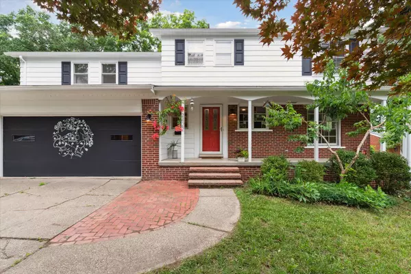 Ann Arbor, MI 48104,2422 Essex