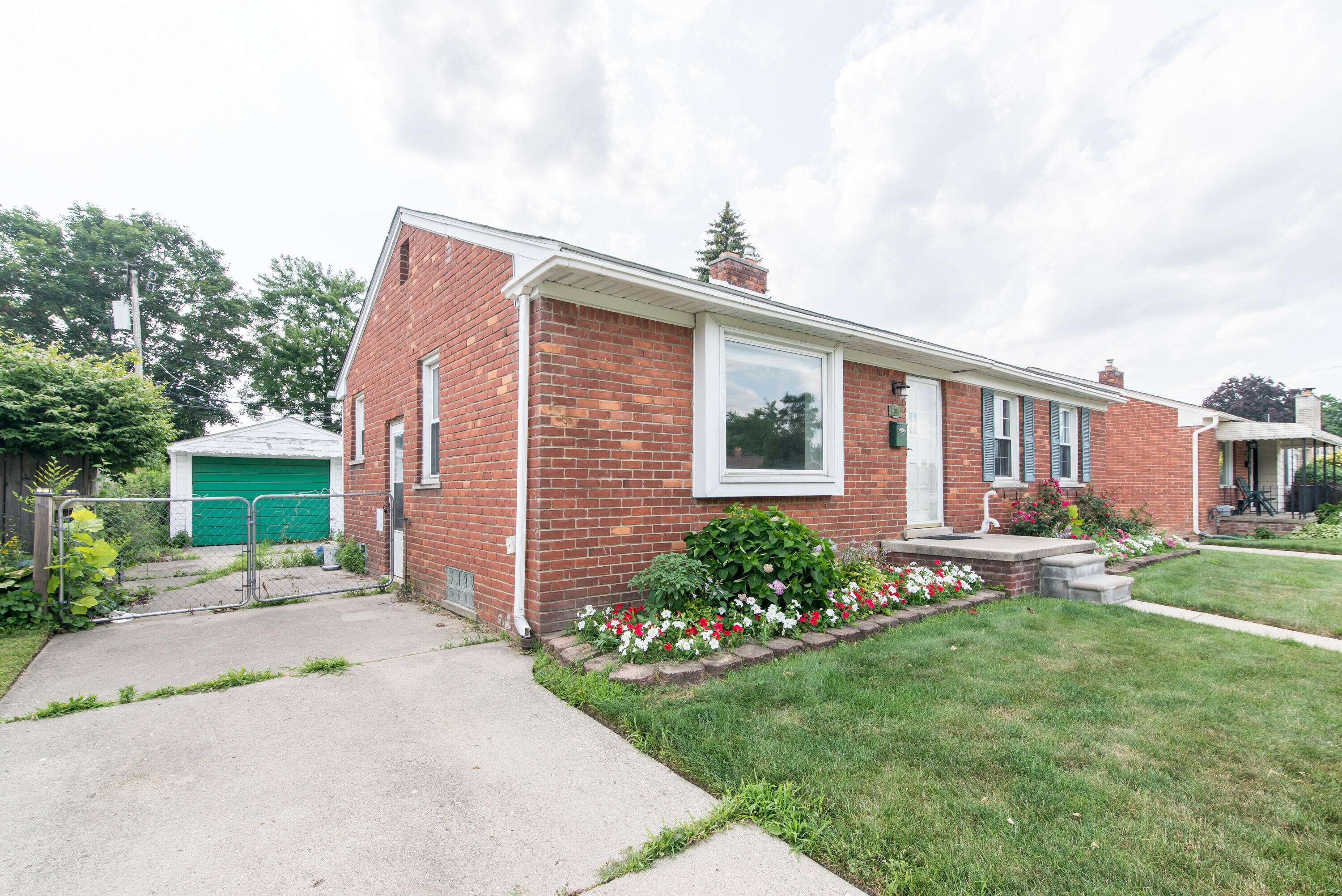 Livonia, MI 48150,11015 Fairfield Street
