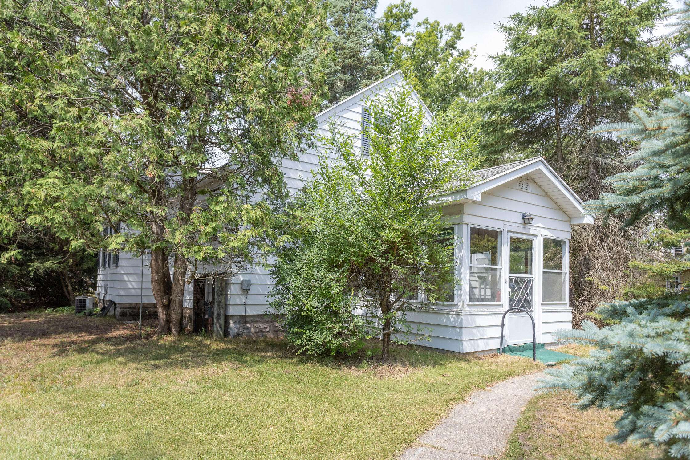 425 6th Street, Baldwin, MI 49304