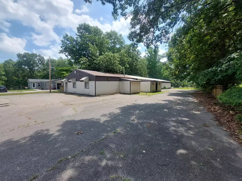 1724 E Bertrand Road, Niles, MI 49120