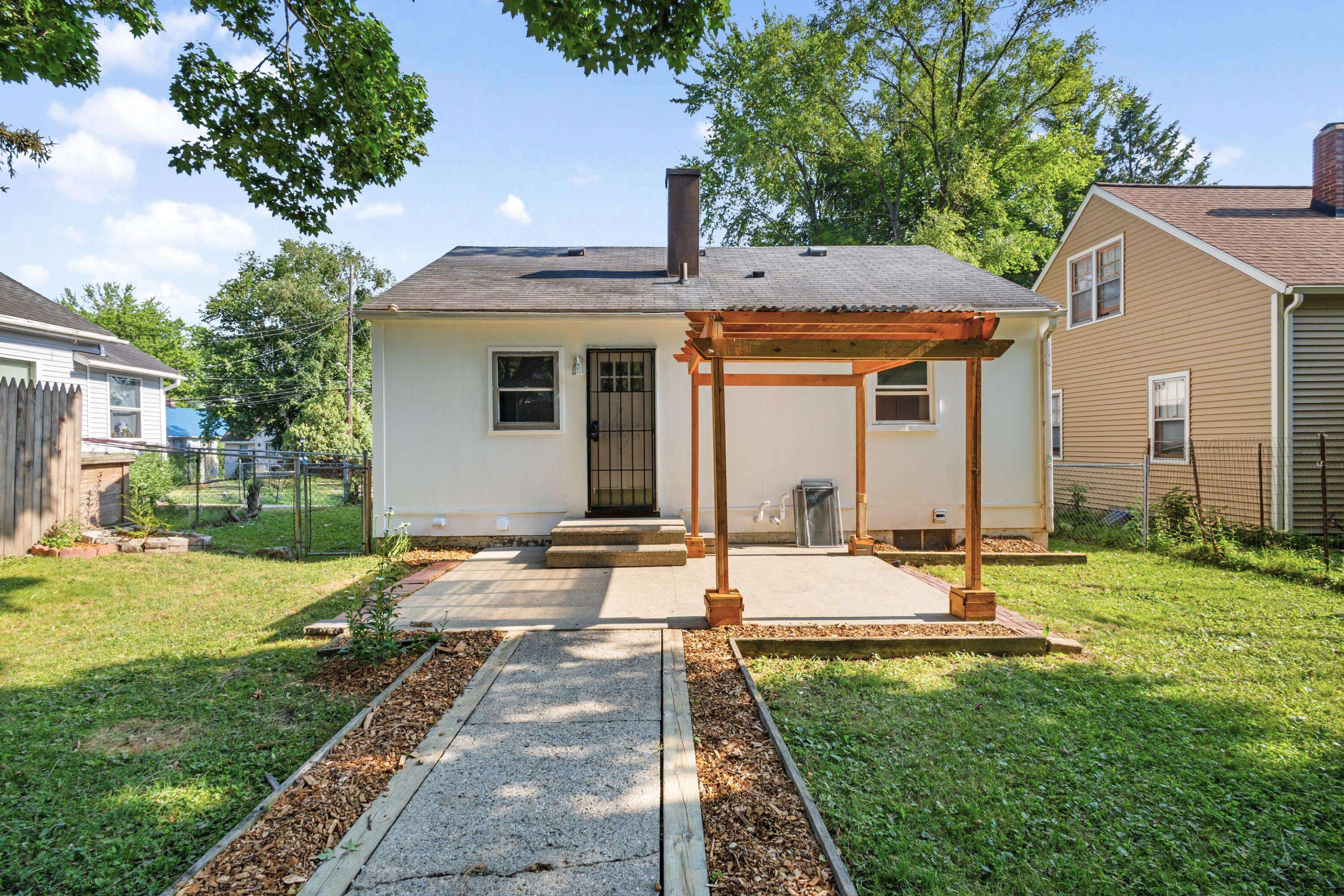 Kalamazoo, MI 49001,1112 E Alcott Street