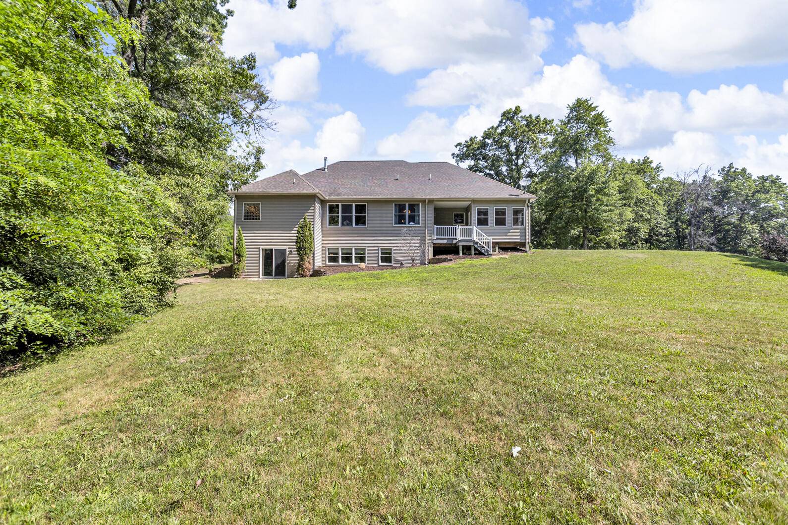 Jackson, MI 49201,2128 Scenic Hills Drive