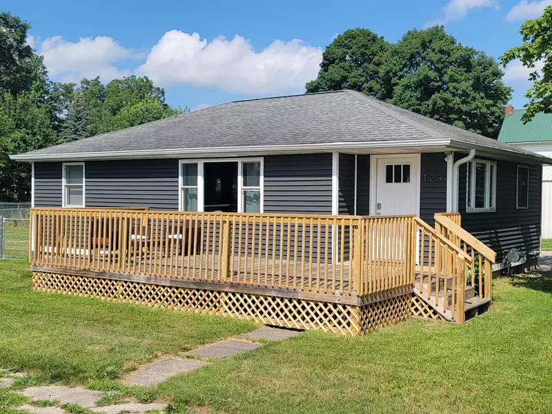 129 Oak Street, Freeport, MI 49325
