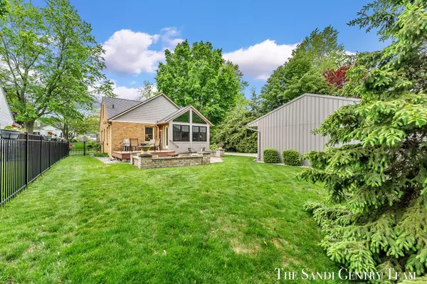 Grand Haven, MI 49417,515 Waverly Avenue