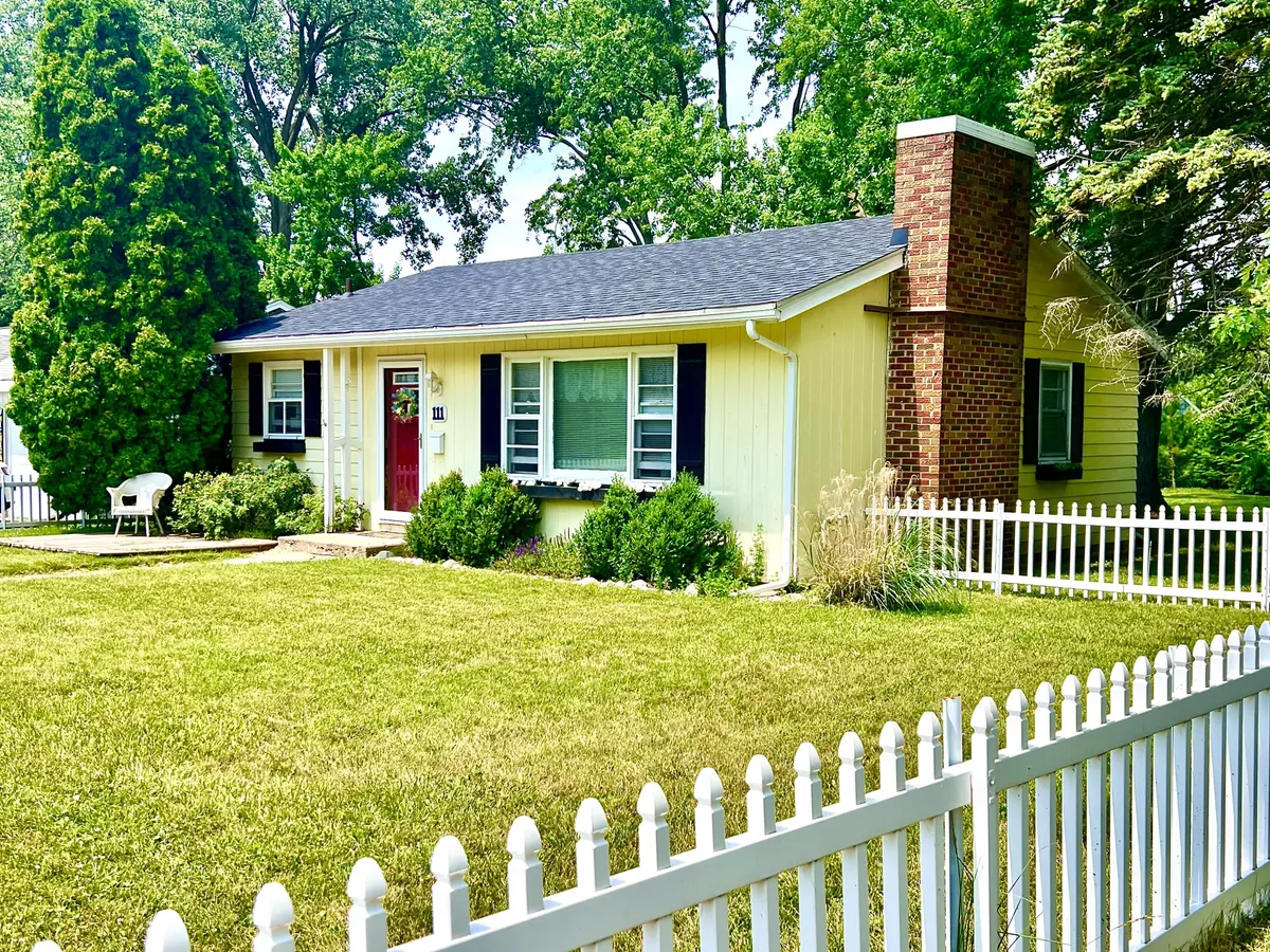 Three Oaks, MI 49128,111 Butternut Street
