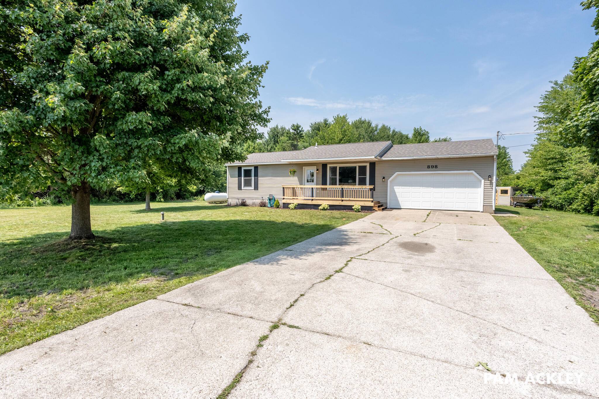 Muskegon, MI 49445,898 E Riley Thompson Road