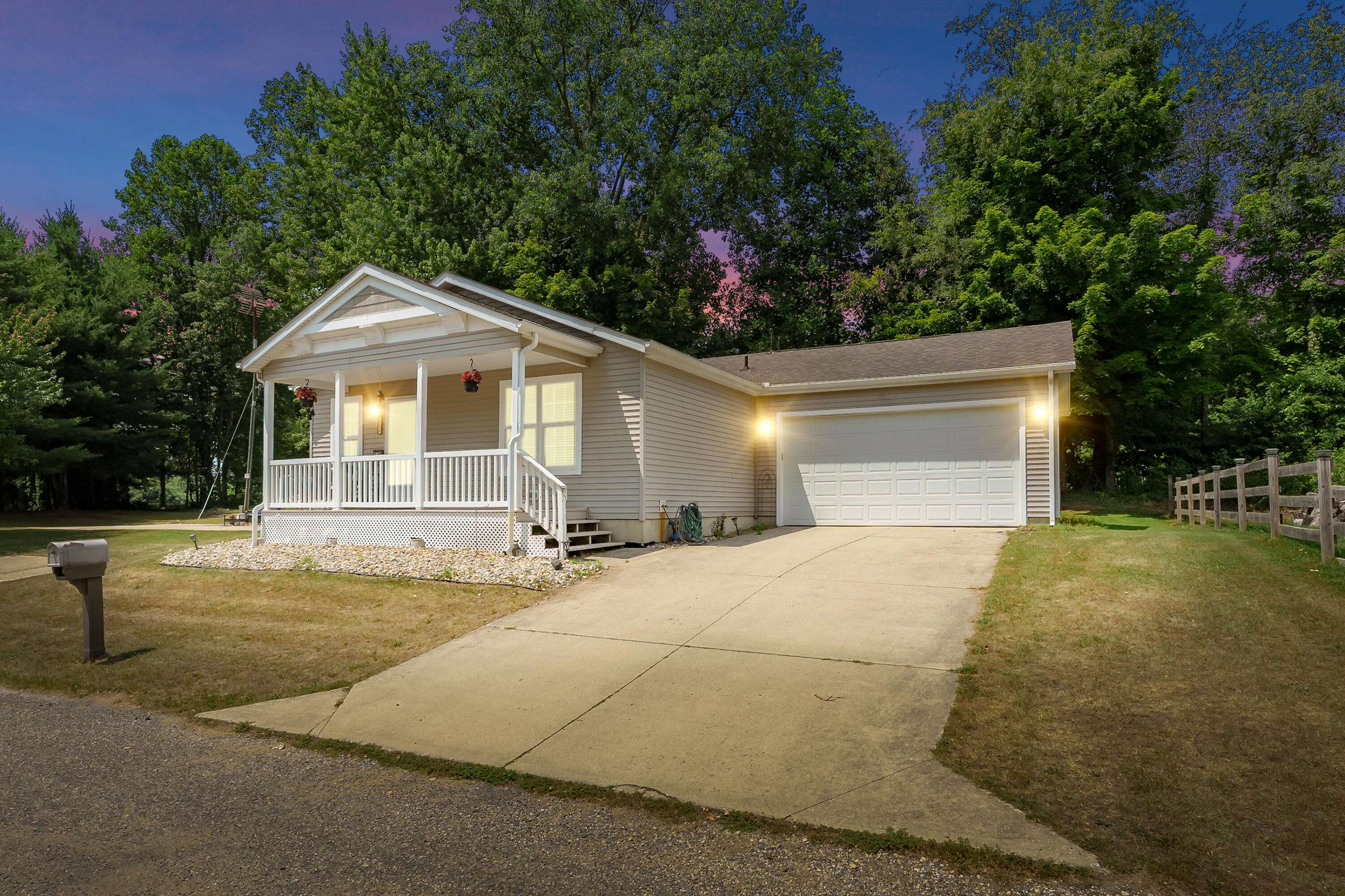 Eau Claire, MI 49111,54438 River Birch Drive