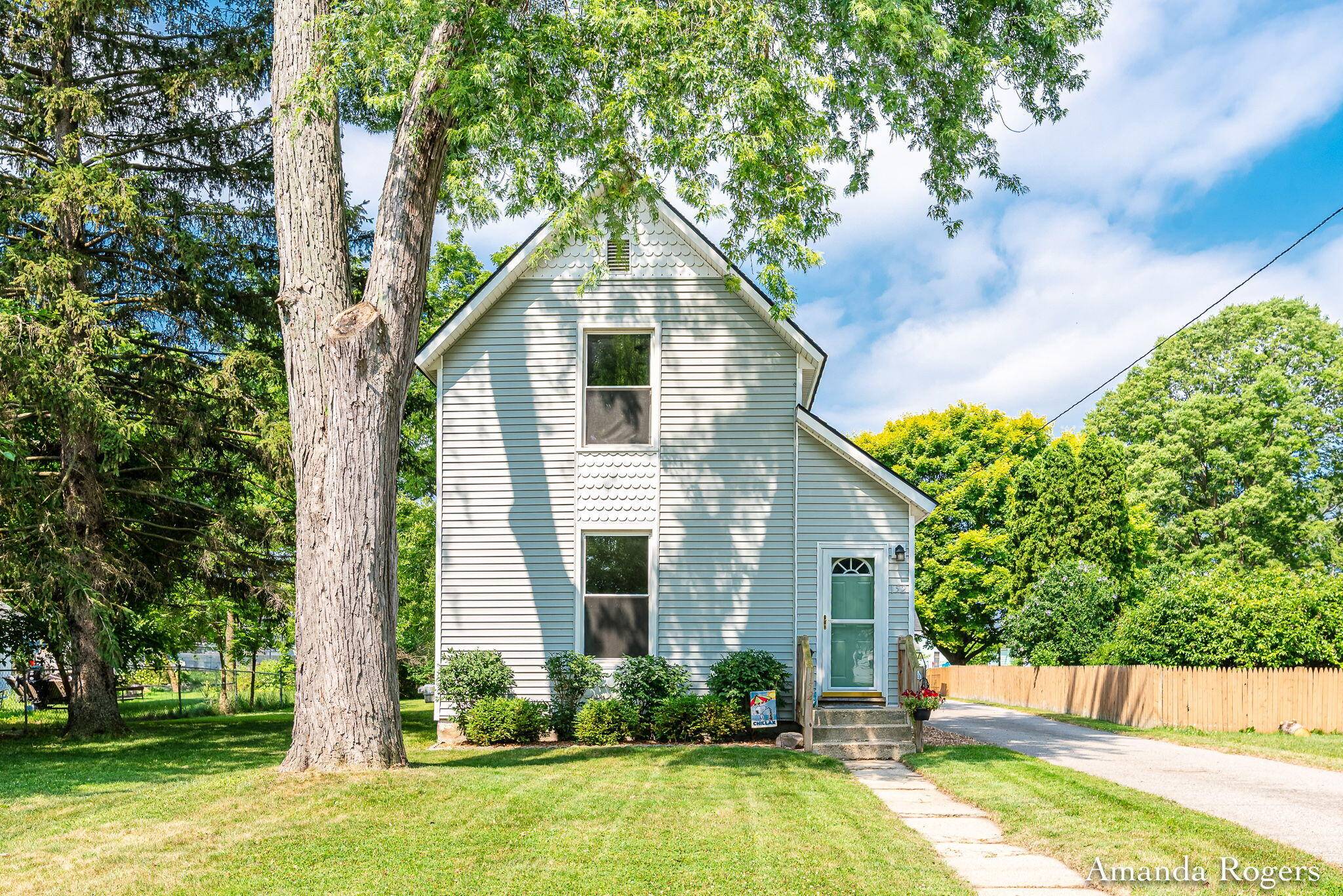 Lowell, MI 49331,152 S Pleasant SE Avenue