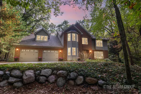 6340 Cannon Highlands NE Drive, Belmont, MI 49306